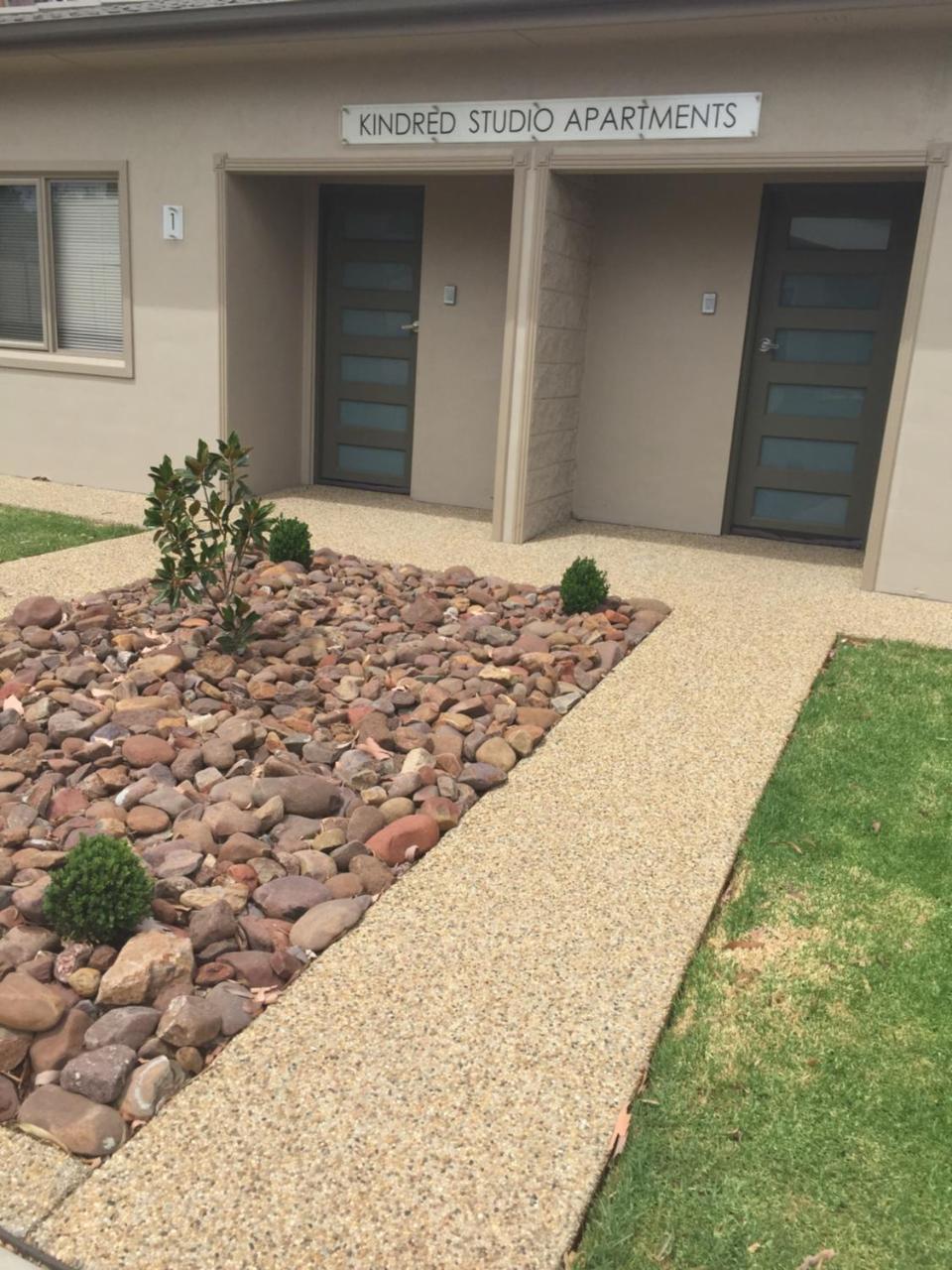Kindred Studio Apartments Leeton Buitenkant foto